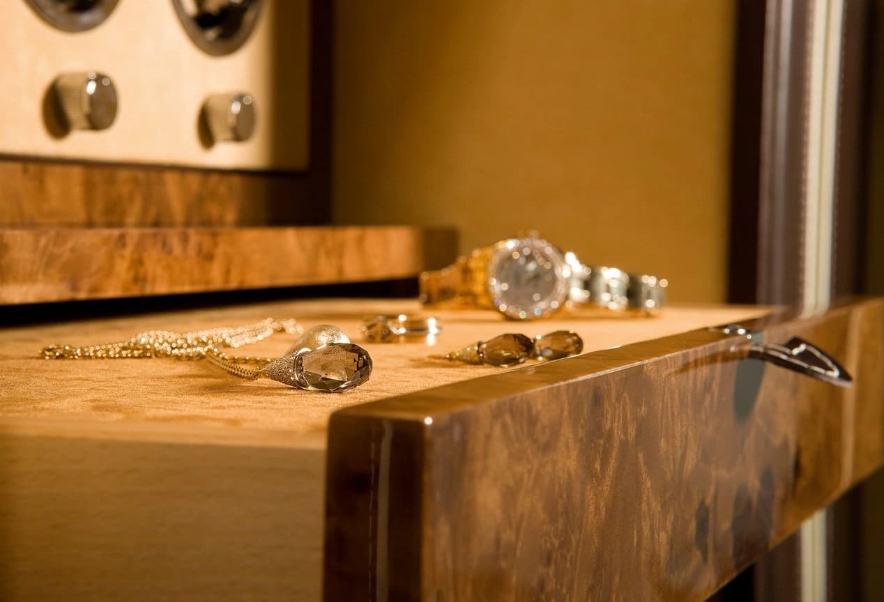 Featured image for The No-Stress, Comprehensive Guide to Watch Safes