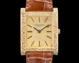 3553 18K Yellow Gold Rectangular "Bark / Florentine" Finish