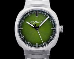 Moser Streamliner Centre Seconds Green Dial