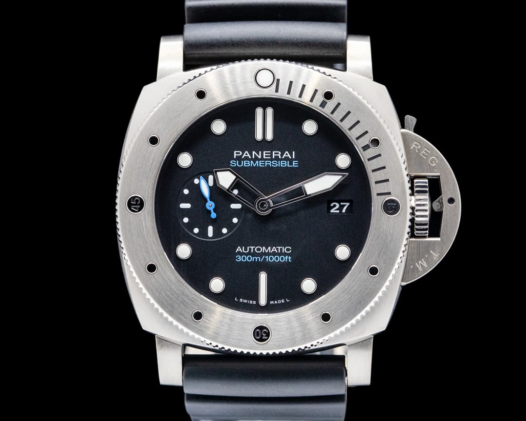 Panerai PAM02305 Submersible Titanium Black Dial