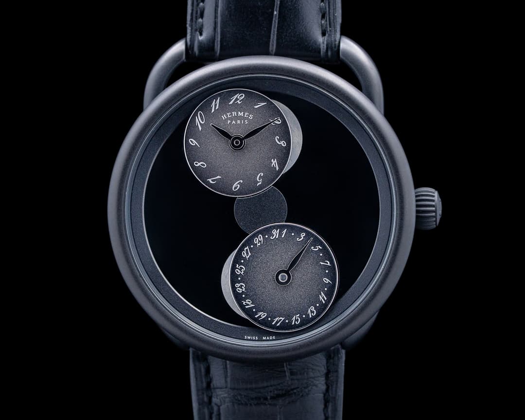 Hermès AR1.842 Arceau L'heure de la lune PVD Titanium Black Jade Dial